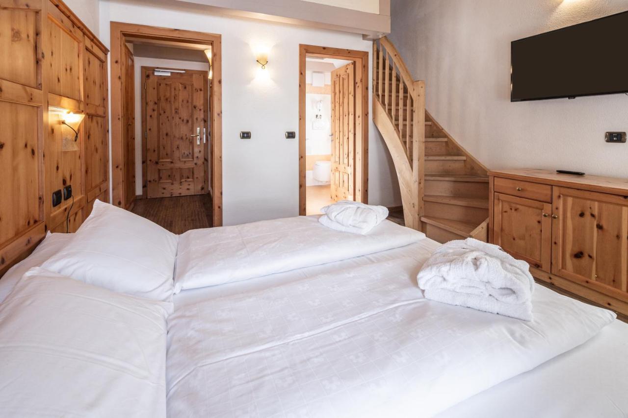 Hotel Soreghes Gran Chalet Campitello di Fassa Exterior photo