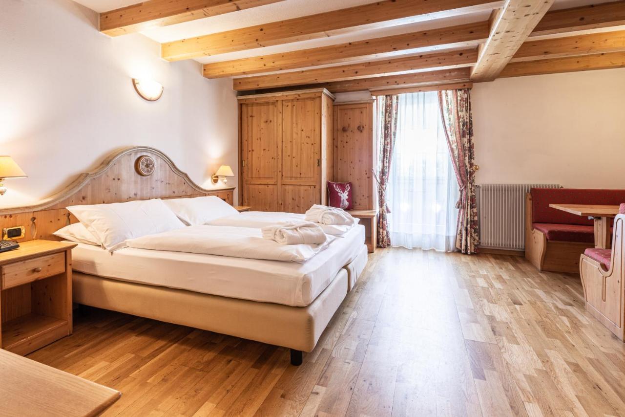 Hotel Soreghes Gran Chalet Campitello di Fassa Exterior photo