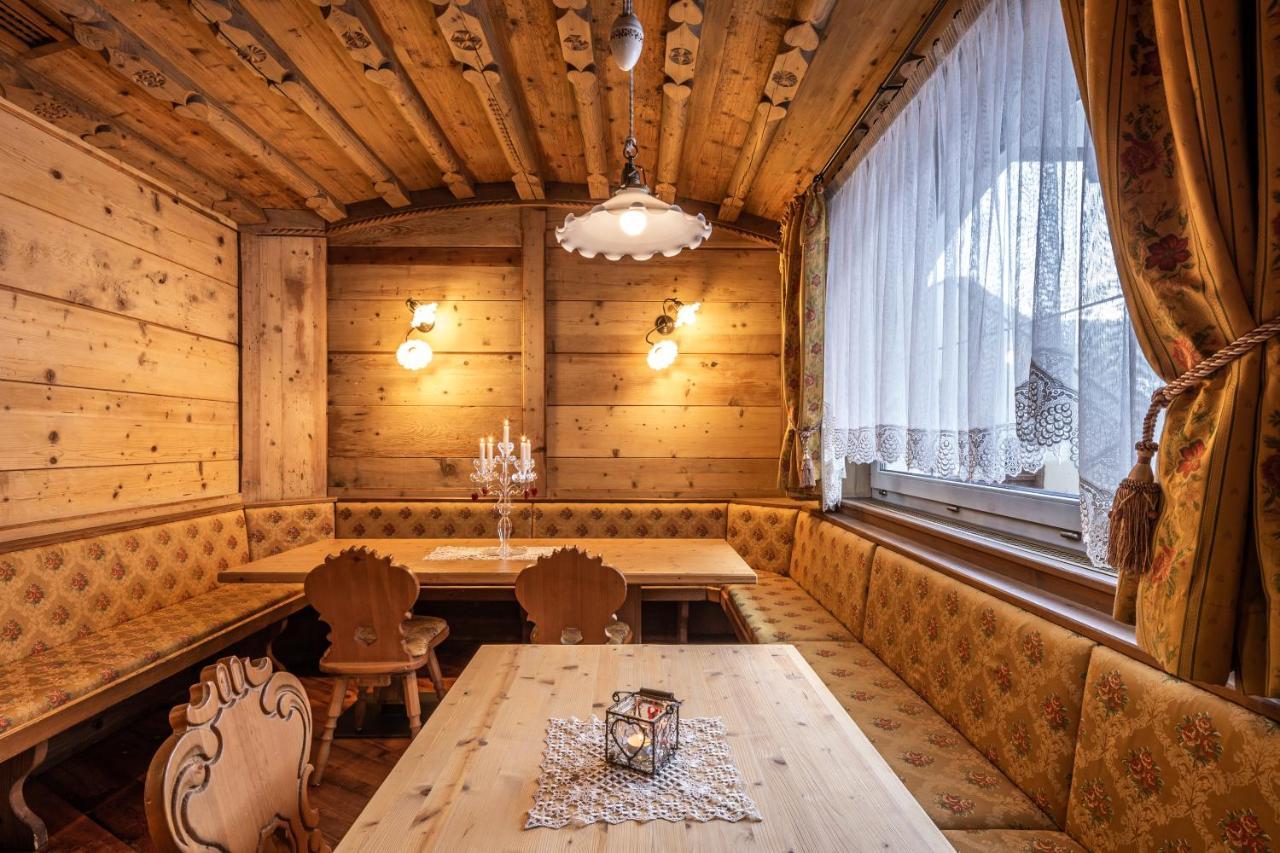 Hotel Soreghes Gran Chalet Campitello di Fassa Exterior photo