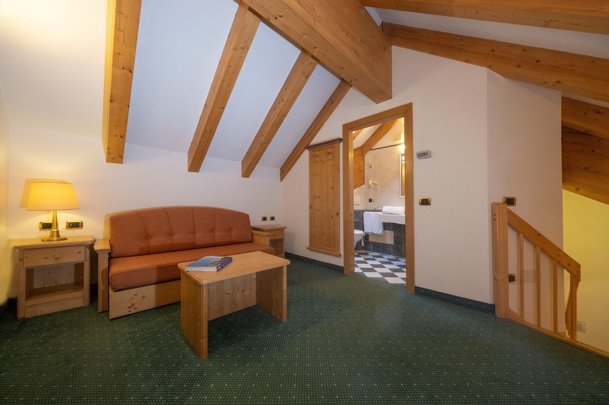 Hotel Soreghes Gran Chalet Campitello di Fassa Exterior photo